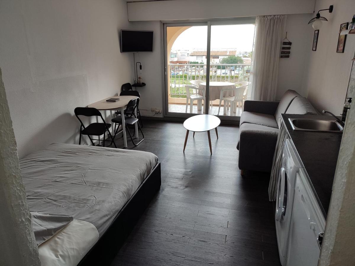 Studio 4 Personnes Avec Vue Sur Le Port Daire Hyères Dış mekan fotoğraf